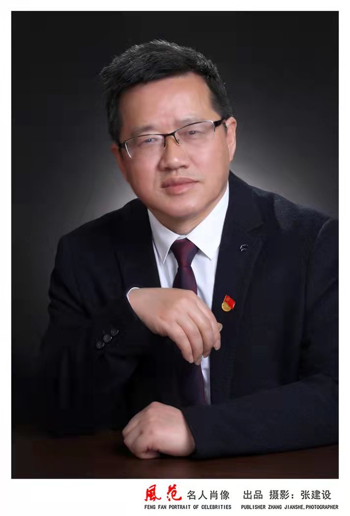 163756250266254.jpg 肖竹林 全國脫貧攻堅先進個人 86級水工專業 懷化市水利局.jpg
